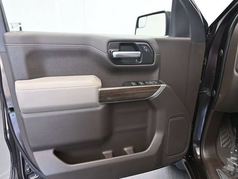 Used 2020 Chevrolet Silverado 1500 RST w/ RST Value Package AWD/4WD image 17