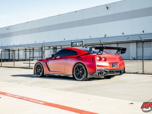 Used 2020 Nissan GT-R Premium w/ Premium Interior Package image 50