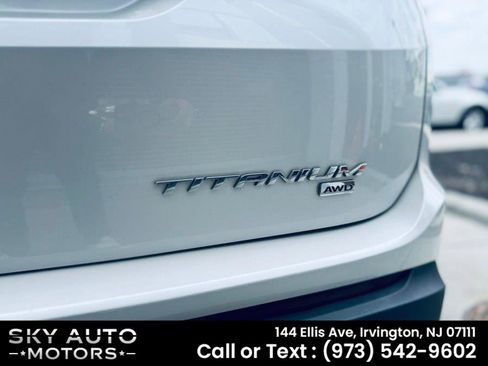 Used 2017 Ford Edge Titanium image 6