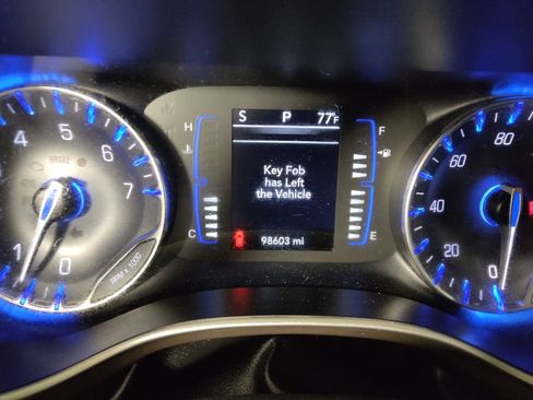 Used 2021 Chrysler Voyager Lxi FWD image 23