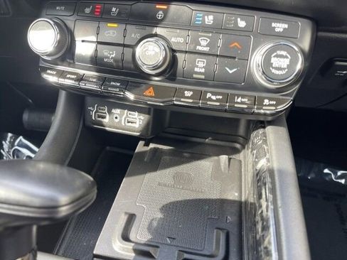 Used 2023 Dodge Durango R/T image 43