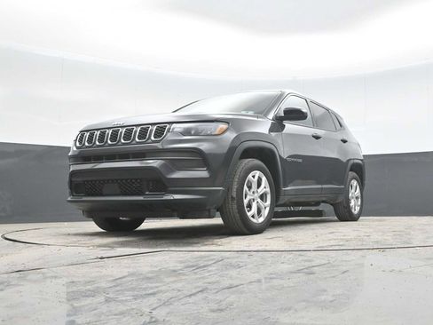 Used 2024 Jeep Compass Sport AWD/4WD image 40
