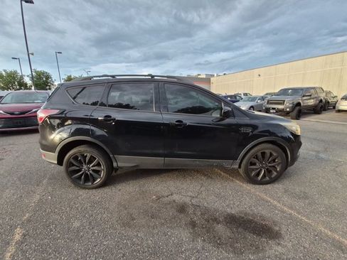 Used 2017 Ford Escape SE w/ Equipment Group 201A AWD/4WD image 4