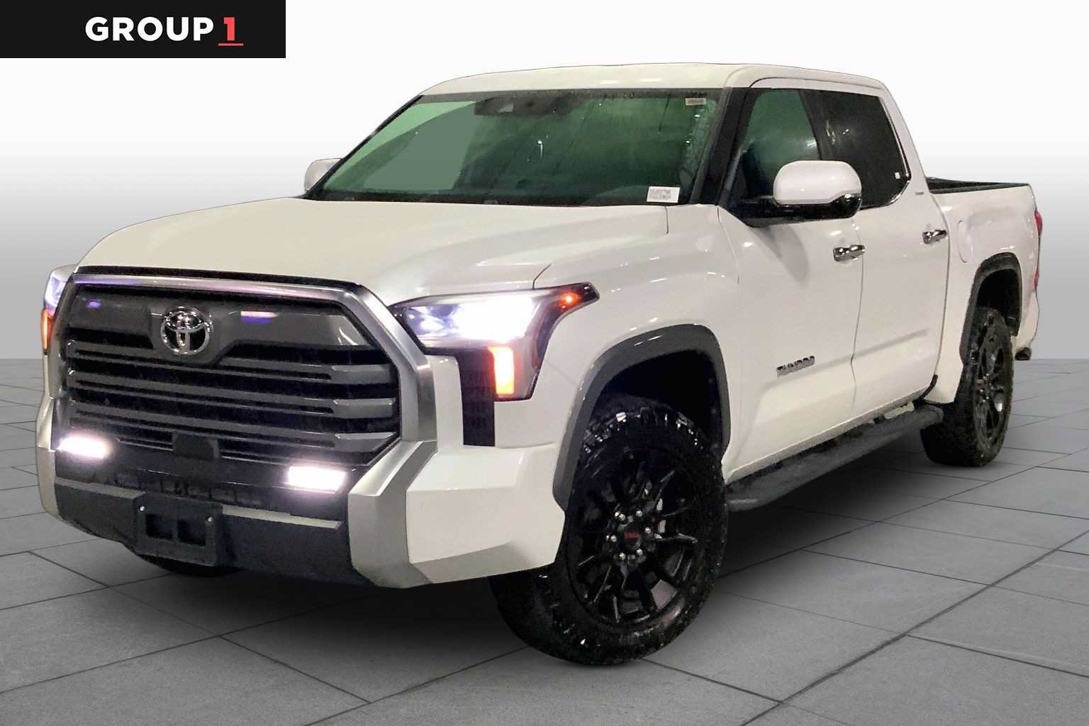 Used 2025 Toyota Tundra Limited AWD/4WD image 1
