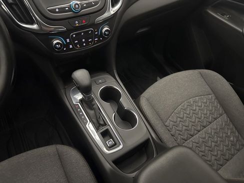 Used 2024 Chevrolet Equinox LT w/ LPO, Floor Liner Package FWD image 17