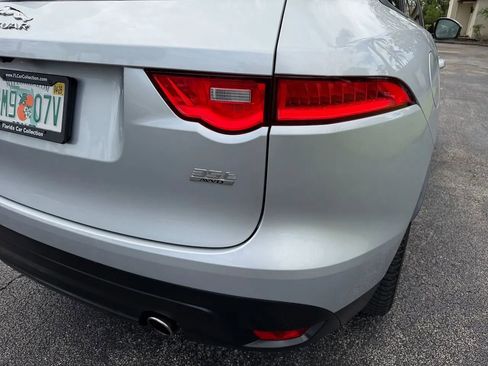 Used 2017 Jaguar F-PACE Premium image 22