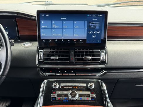 Used 2023 Lincoln Navigator L Reserve RWD image 30