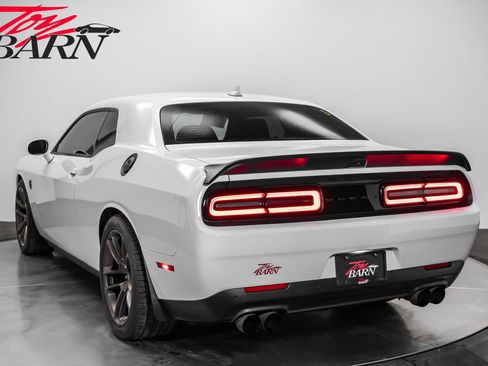 Used 2021 Dodge Challenger SRT Hellcat image 11
