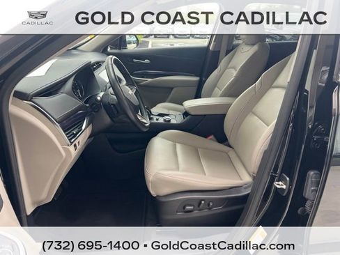 Certified 2023 Cadillac XT4 Luxury w/ Cold Weather Package FWD image 15