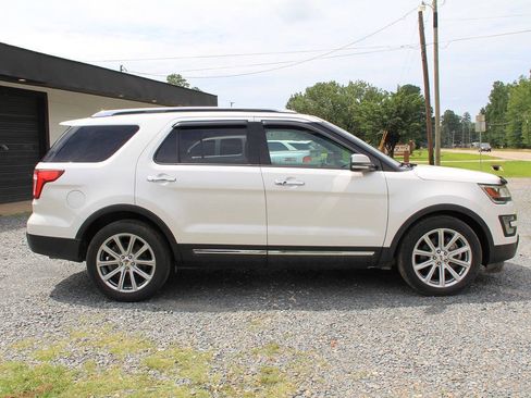 Used 2017 Ford Explorer Limited FWD image 10