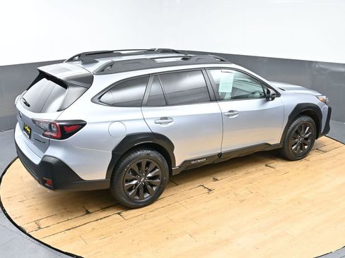 Used 2025 Subaru Outback Onyx Edition image 43