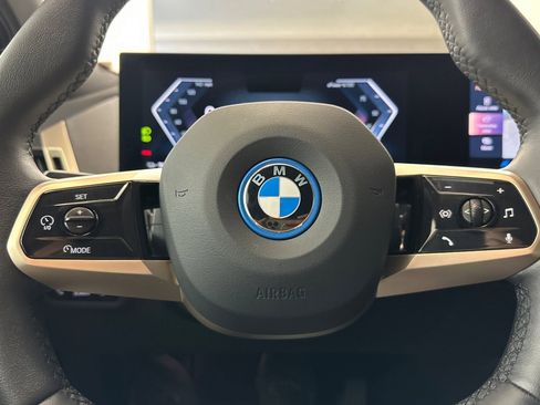 Used 2023 BMW iX xDrive50 w/ Sport Package image 17