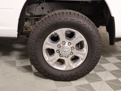 Used 2024 RAM 3500 Big Horn AWD/4WD image 17