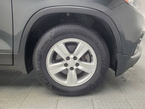 Used 2020 Chevrolet Trax LT w/ Driver Confidence Package FWD image 31