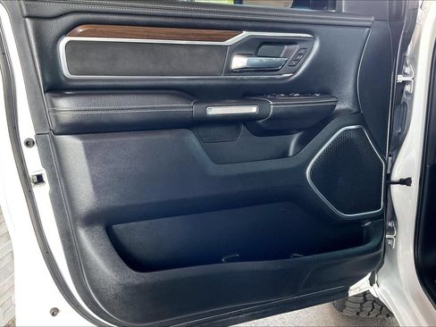 Used 2022 RAM 1500 Laramie AWD/4WD image 17