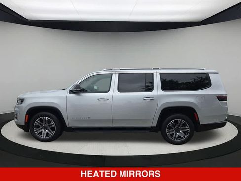 Used 2024 Jeep Wagoneer L Series II RWD image 3