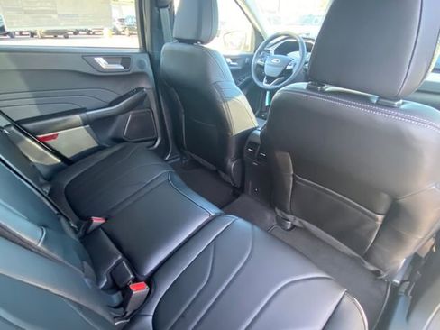 New 2025 Ford Escape SE w/ PHEV Premium Package image 36