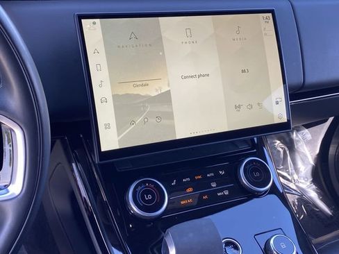 Used 2023 Land Rover Range Rover Sport SE image 13