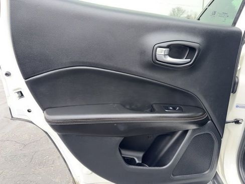 Used 2020 Jeep Compass Latitude image 9