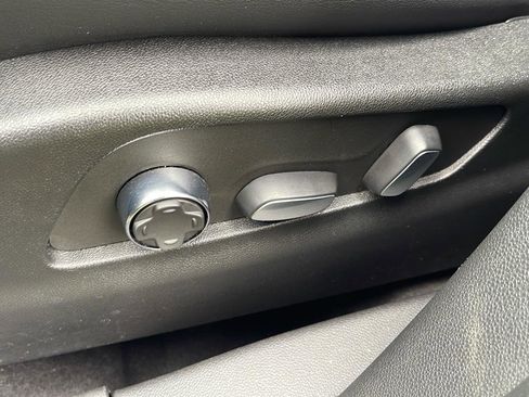 Used 2024 Cadillac XT4 Premium Luxury image 15