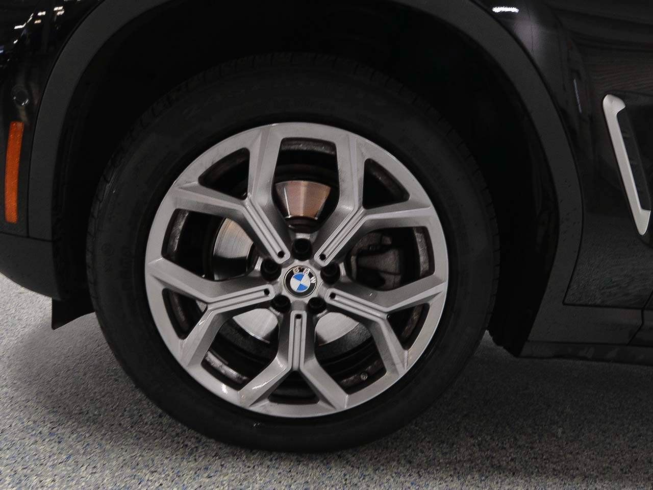 Used 2023 BMW X3 xDrive30i w/ Convenience Package AWD/4WD image 5