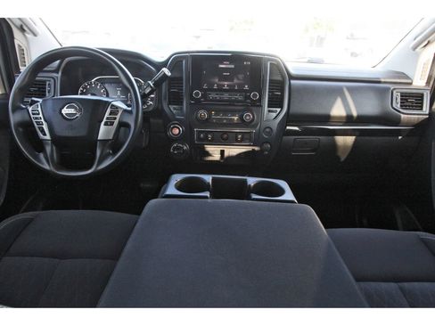 Used 2022 Nissan Titan SV AWD/4WD image 12