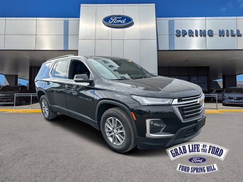 Used 2023 Chevrolet Traverse LT image 1