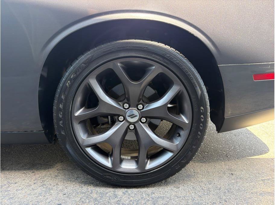 Used 2019 Dodge Challenger R/T RWD image 30