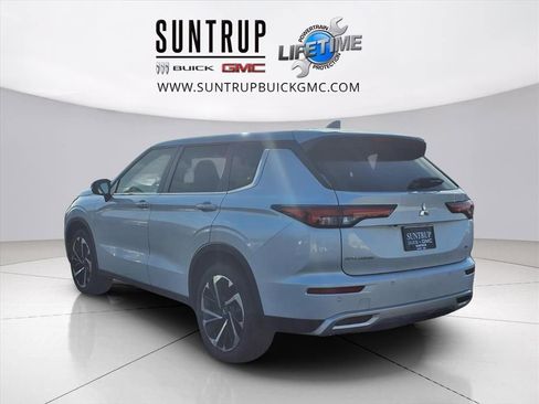 Used 2024 Mitsubishi Outlander SE image 24
