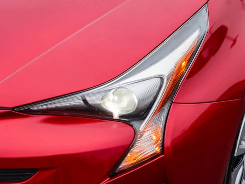 Used 2017 Toyota Prius Two image 7