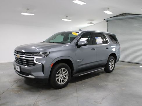 Used 2022 Chevrolet Tahoe LT w/ Luxury Package RWD image 4