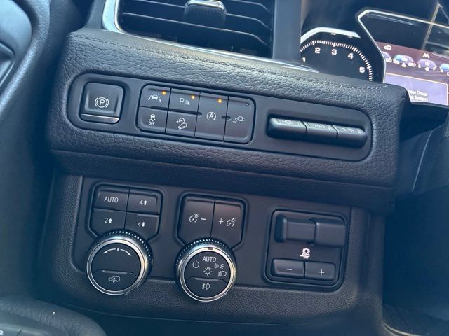 Used 2021 GMC Yukon Denali w/ Denali Ultimate Package AWD/4WD image 29