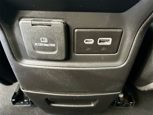 Used 2022 GMC Acadia AT4 w/ Technology Package image 26