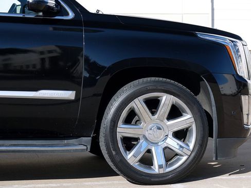 Used 2020 Cadillac Escalade Luxury image 29