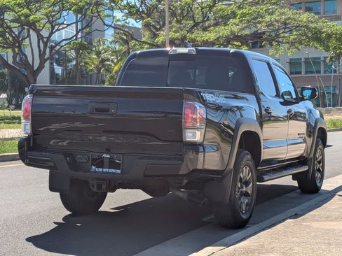 Used 2023 Toyota Tacoma TRD Off-Road w/ TRD Premium Off Road Package AWD/4WD image 5