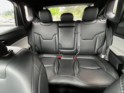Used 2025 Jeep Compass Limited AWD/4WD image 39