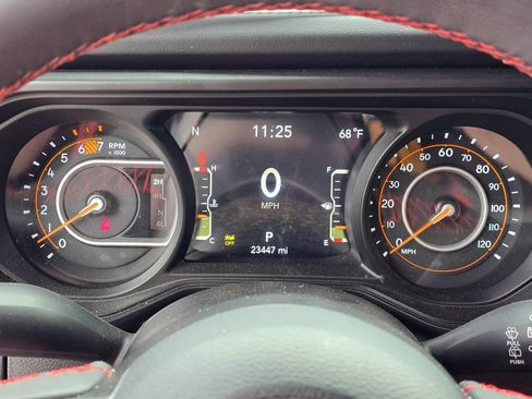 Used 2024 Jeep Wrangler Unlimited Rubicon w/ Technology Group image 25