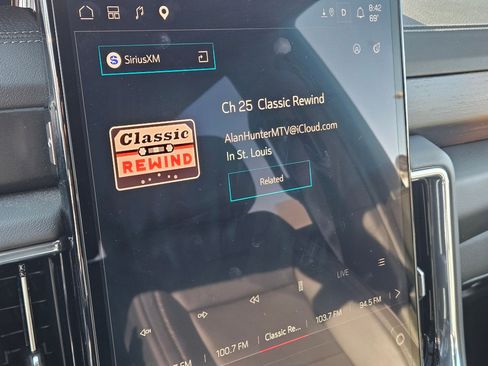 Used 2025 GMC Yukon Denali AWD/4WD image 21