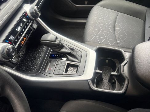 Used 2025 Toyota RAV4 XLE image 43
