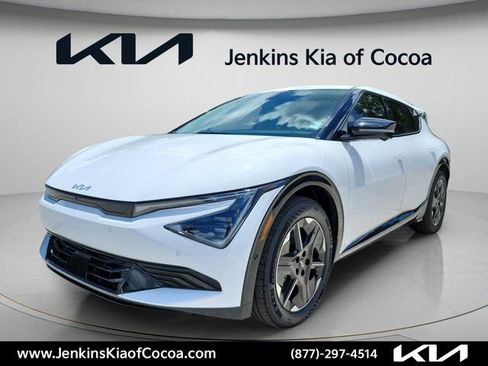 New 2026 Kia EV6 Wind RWD image 11