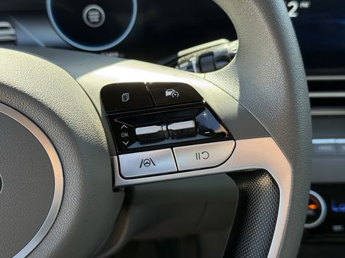 Used 2024 Hyundai Elantra SEL image 17