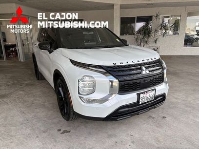 Used 2023 Mitsubishi Outlander SE