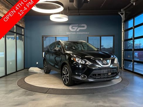 Used 2017 Nissan Rogue Sport SL w/ SL Premium Package AWD/4WD image 1