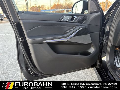 Used 2021 BMW X7 xDrive40i w/ M Sport Package image 9