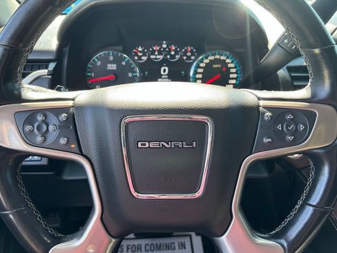 Used 2020 GMC Yukon XL Denali w/ Denali Ultimate Package AWD/4WD image 34