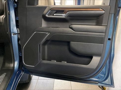 Used 2024 Chevrolet Silverado 1500 LT AWD/4WD image 12
