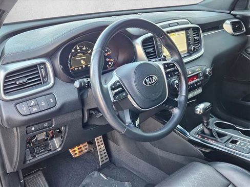 Used 2019 Kia Sorento SX image 10