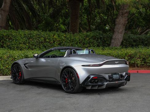 Used 2023 Aston Martin V8 Vantage Roadster RWD image 5