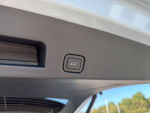 New 2026 Chevrolet Traverse RS w/ LPO, Floor Liner Package image 44