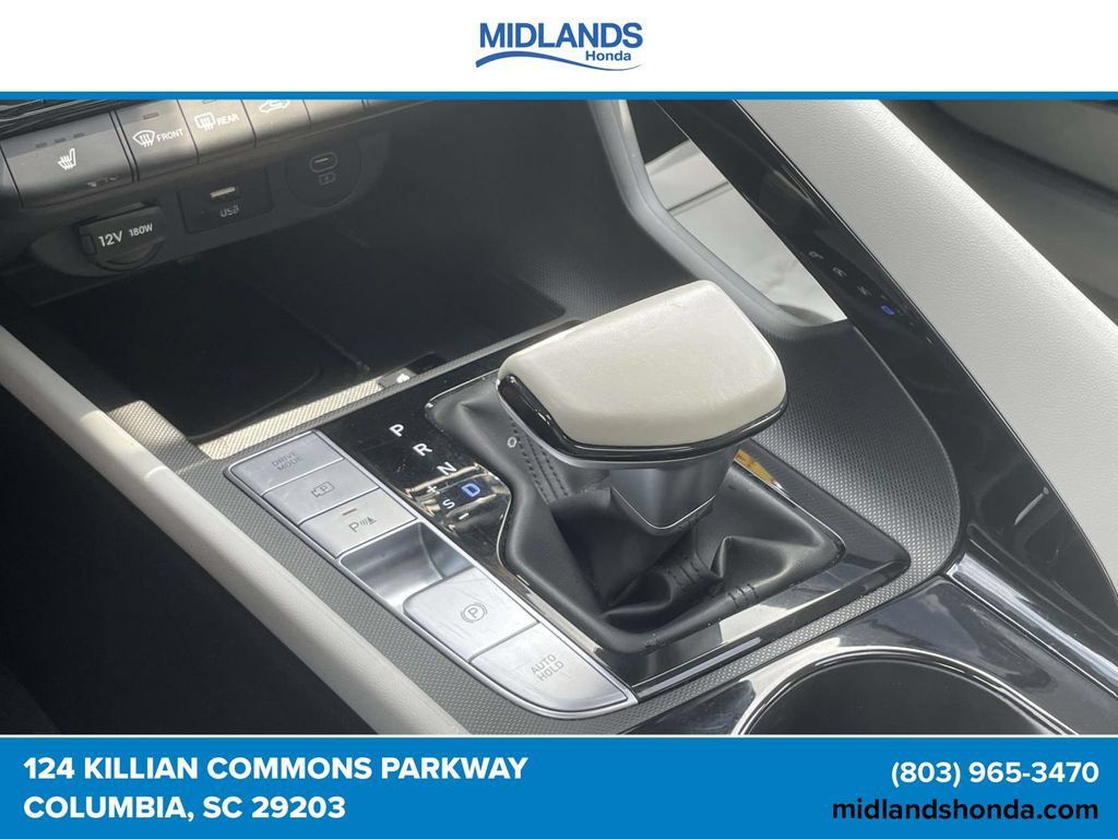 Used 2024 Hyundai Elantra Limited FWD image 31
